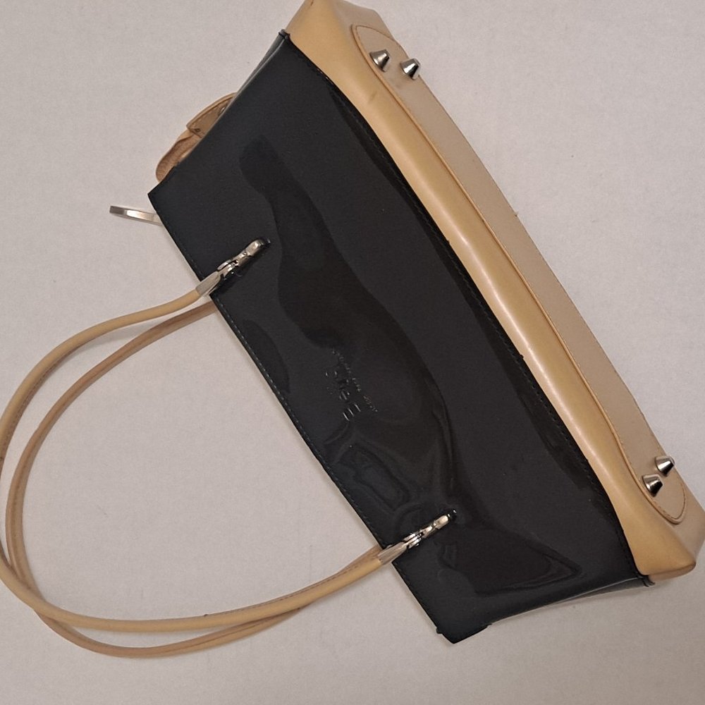 BEIJO PATENT LEATHER PURSE